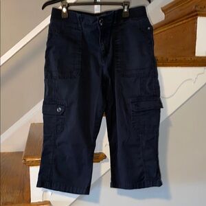 Lee Black Cargo Capris 30 inch waist